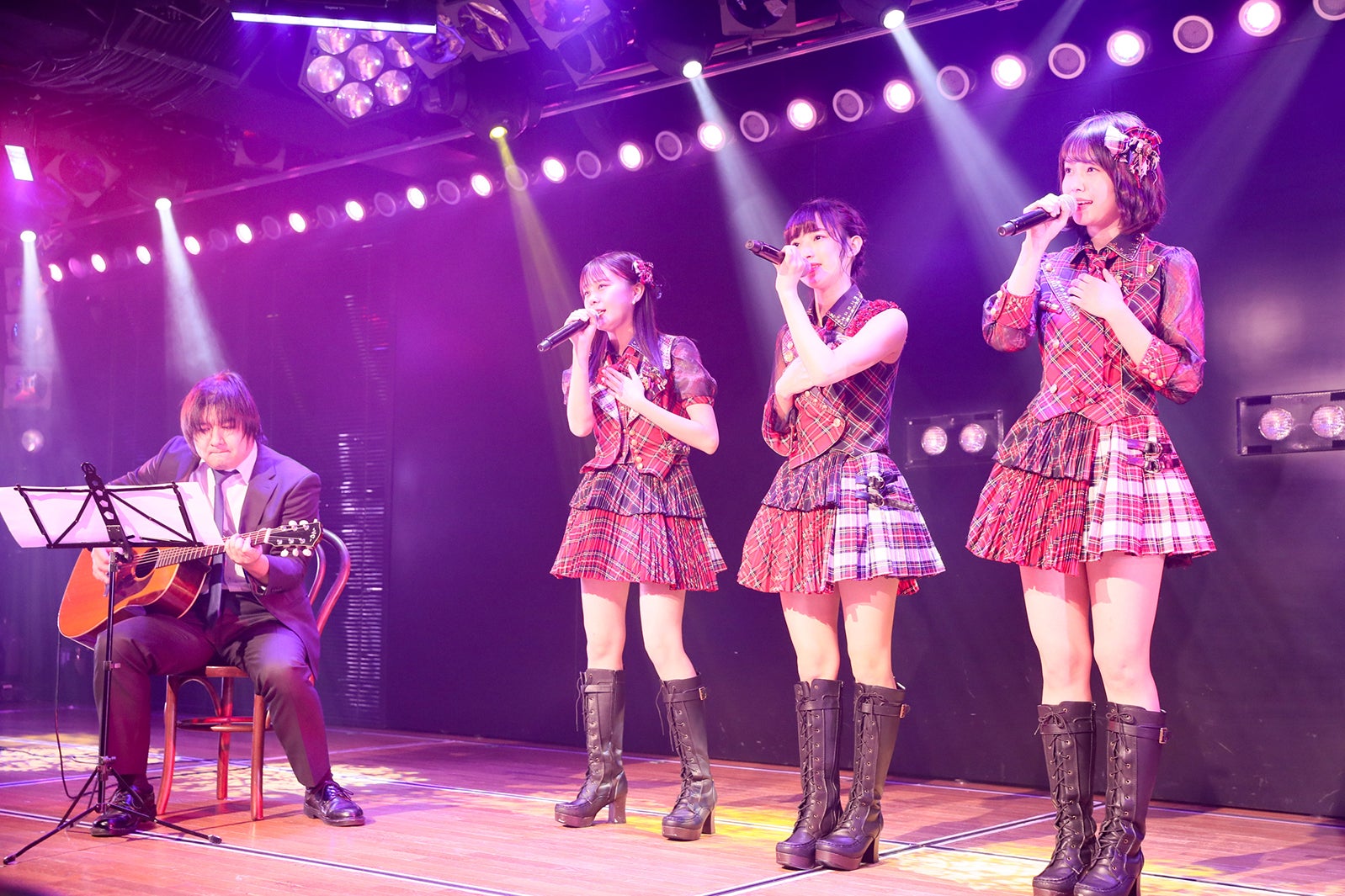 AKB48／「チーム8結成5周年記念特別公演」の様子（C）AKS