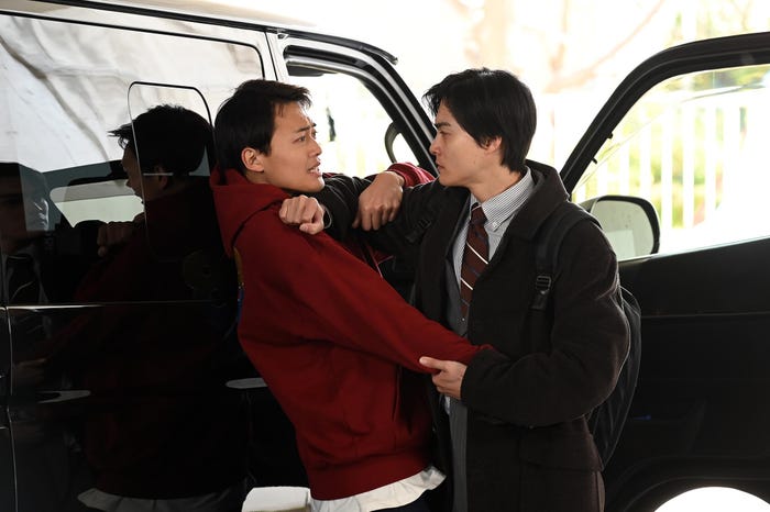 結木滉星「ダブルチート 偽りの警官 Season1」第4話より(C)テレビ東京 WOWOW