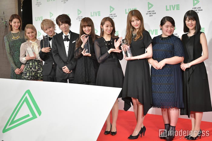 (左から)楓、YURINO、だいきん&ゆうたん、桜井玲香、松村沙友理、富田望生、生田絵梨花(C)モデルプレス