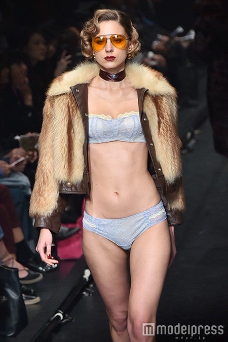 ショーの様子（C）モデルプレス