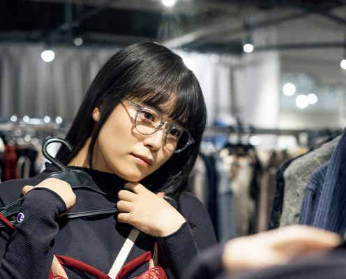 元OLグラドル東雲うみ、艶肌ボディにうっとり セクシーなランジェリー姿に変身