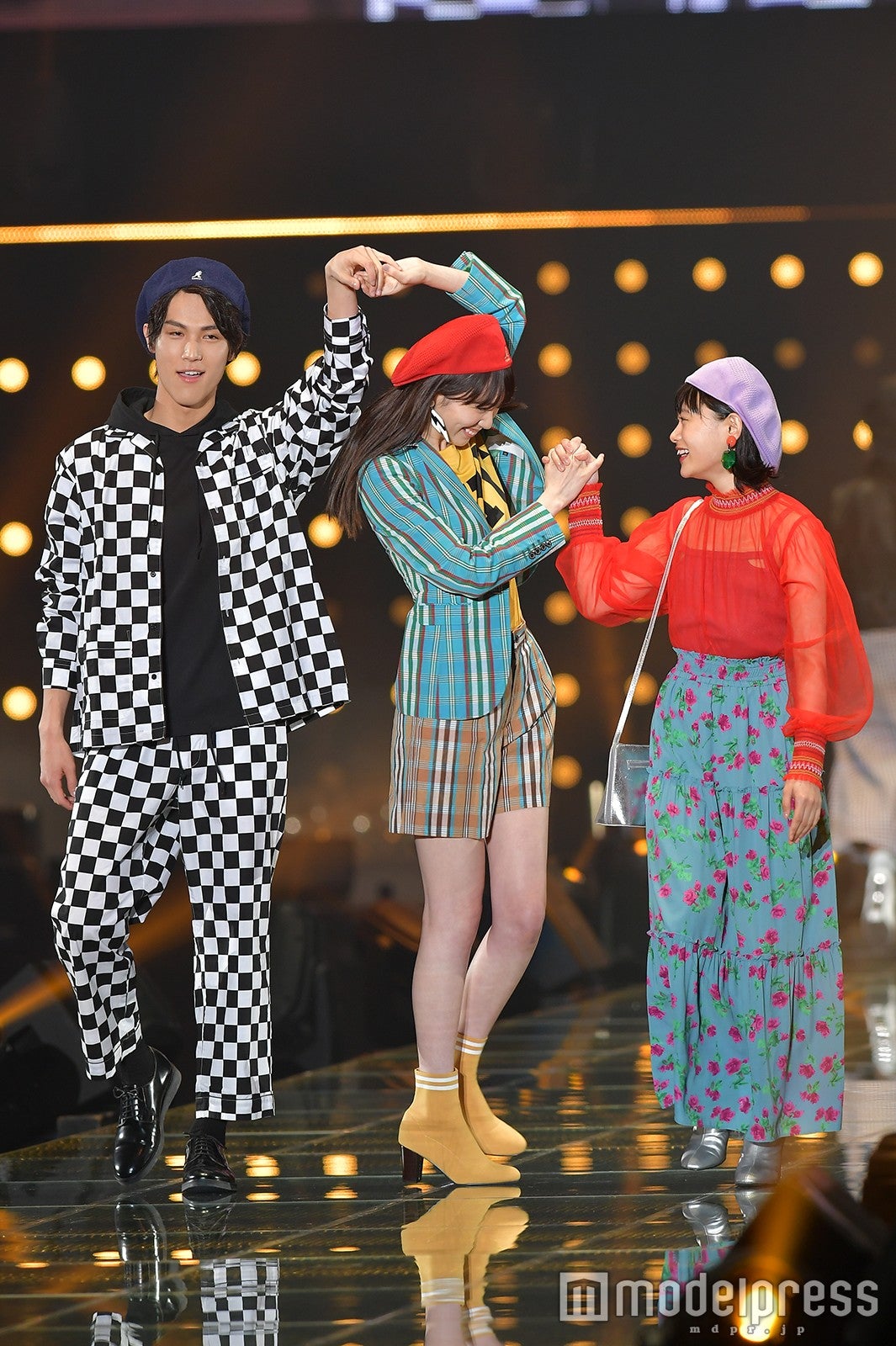 中川大志、飯豊まりえ、杉咲花（C）モデルプレス