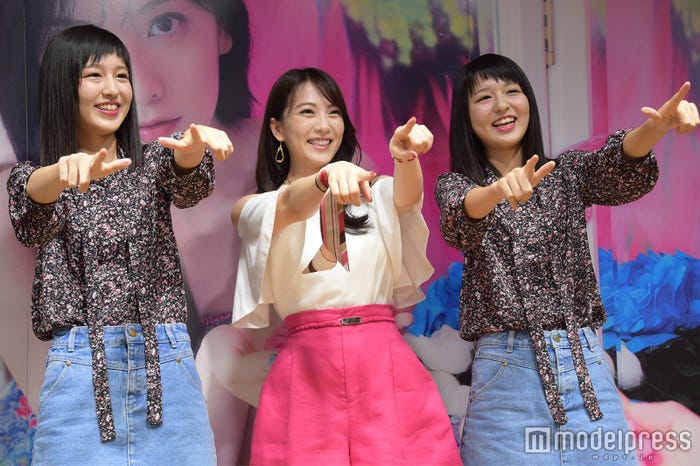 JY(中央)とりかりこ「好きな人がいること」ダンス披露(C)モデルプレス