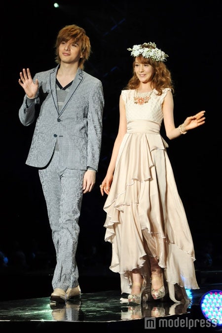 （写真左から）城田優、トリンドル玲奈