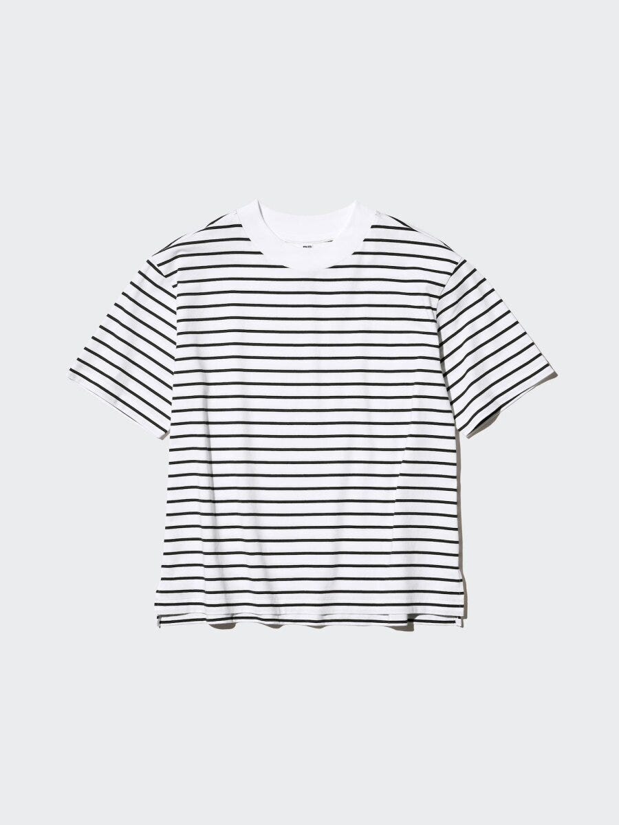 白地に黒のボーダー柄エアリズムコットンTシャツ。ゆったりとしたシルエット。 白地に黒のボーダー柄エアリズムコットンTシャツ。ゆったりとしたシルエット。
