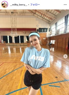 「今日好き」雨宮未苺（みるき）、浜辺に寝そべる白ビキニ姿公開「理想の美ボディ」「また一段と綺麗になってる」と反響