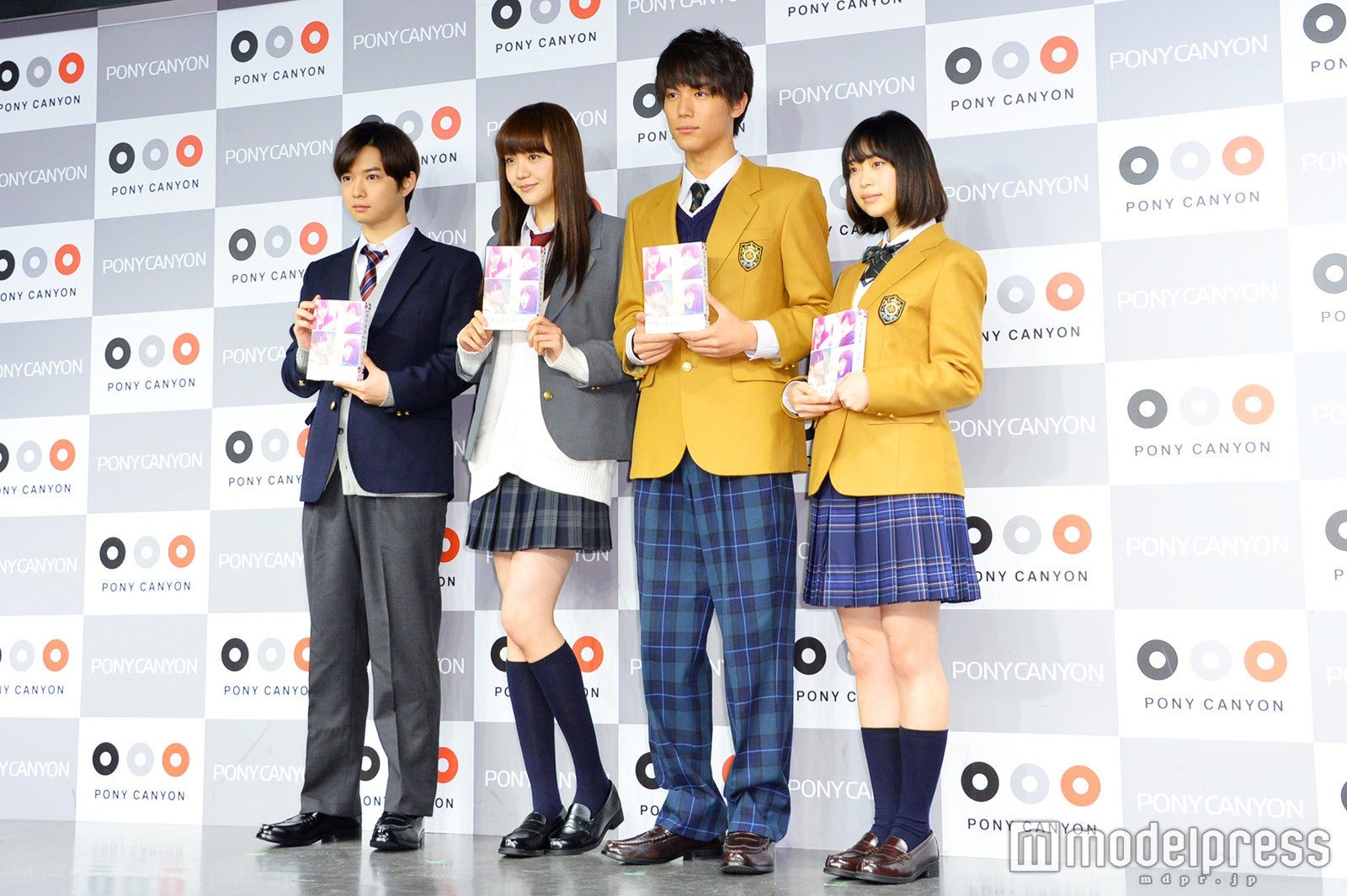 （左から）千葉雄大、松井愛莉、中川大志、森川葵（C）モデルプレス