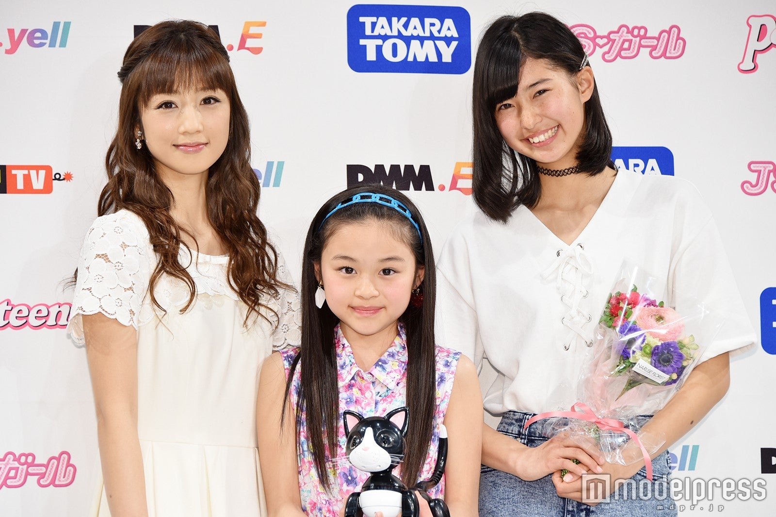 （左より）小倉優子、吉田恵芽さん、神崎沙穏さん（C）モデルプレス