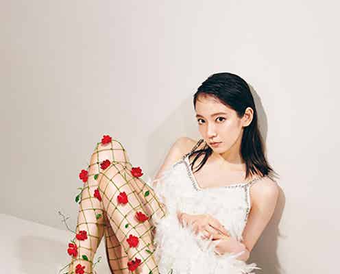 吉岡里帆、ミニドレス×網タイツ姿にドキッ