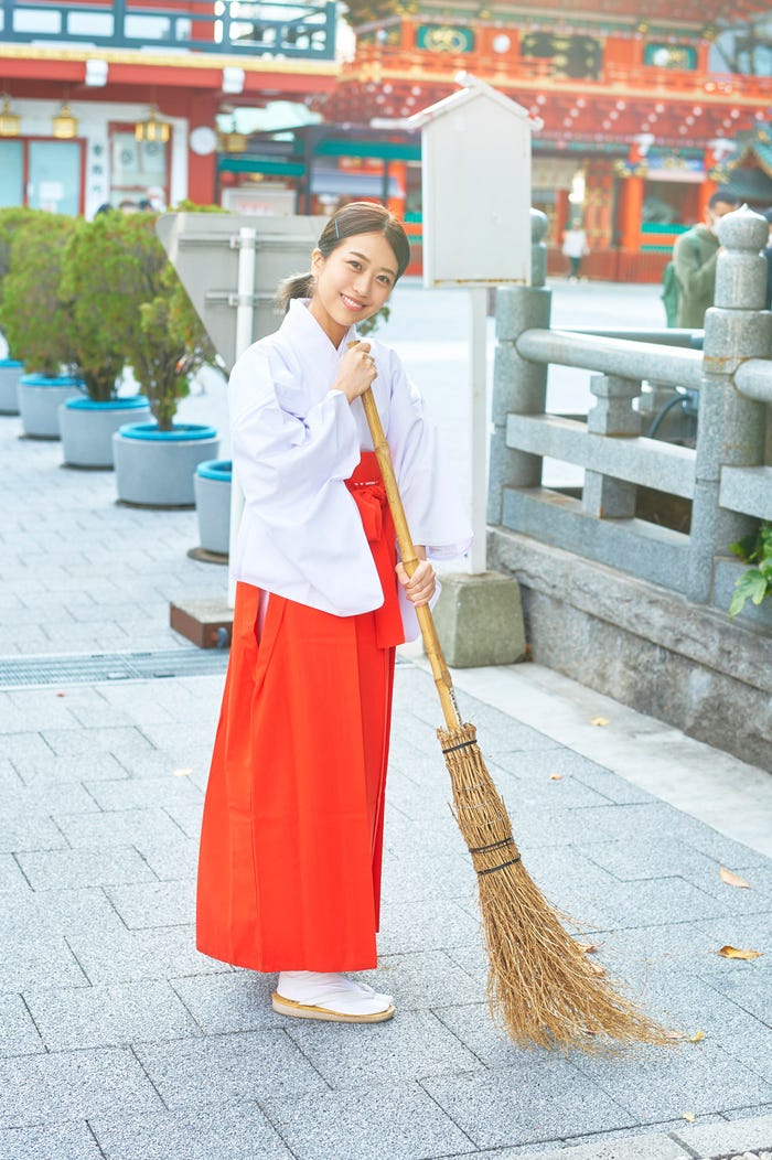 篠崎彩奈(画像提供:小学館)