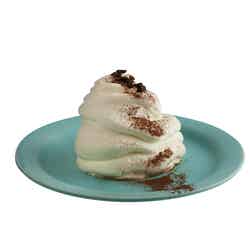 ミルキークリームとチョコバナナのシフォン/画像提供:株式会社 オペレーションファクトリー