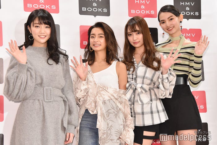 (左から)松川菜々花、遠山茜子、みうらうみ、黒木麗奈(C)モデルプレス