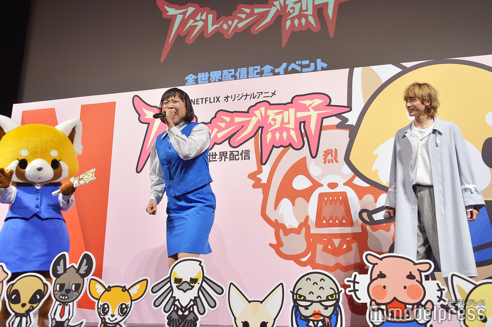 おっさんに見間違われたことを叫ぶしずちゃん、見守る小関裕太 （C）モデルプレス