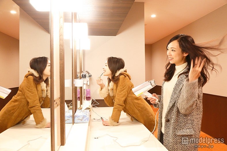 広くて清潔感のあるパウダールームで身だしなみもばっちり