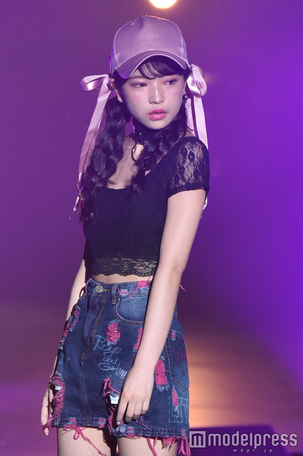 「Ranzuki」めいめろ、美くびれチラ見せのセクシースタイル