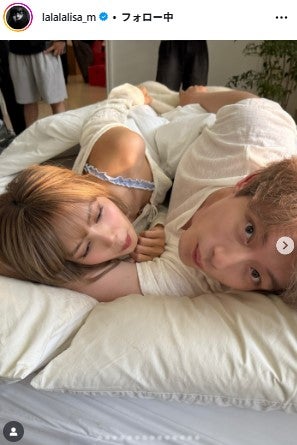リサ、坂口健太郎／リサ Instagramより