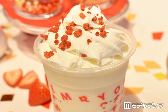「メリーストロベリー ケーキ フラペチーノ 」（C）ビューティーガール