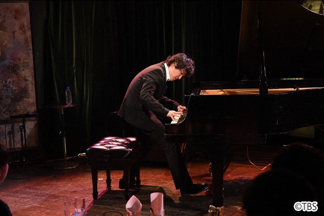 綾野剛主演 コウノドリ 最終話目前にクリスマスライブ開催 モデルプレス 綾野剛主演 コウノドリ 最終話目前にクリスマスライブ開催 モデルプレス