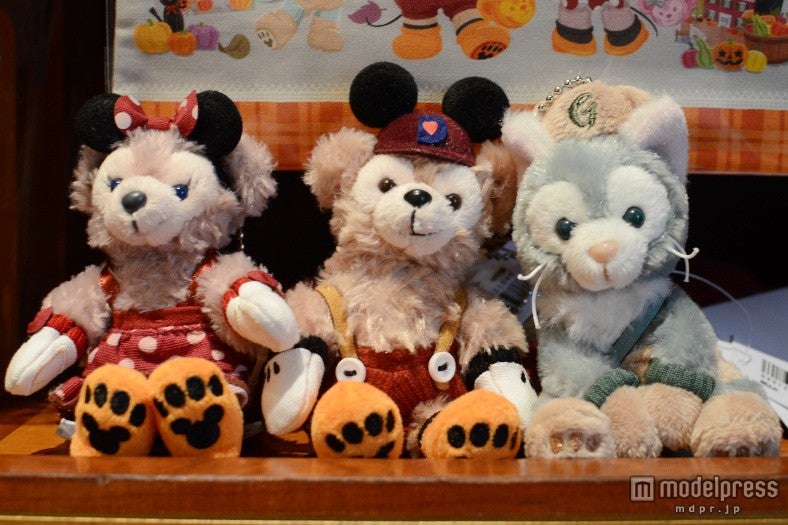 ディズニーハロウィーン、ダッフィーがミッキーの仮装姿で登場 ディズニーハロウィーン、ダッフィーがミッキーの仮装姿で登場