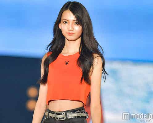“菜々緒2世”と話題の黒木麗奈、圧巻のスラリ美脚に釘づけ<関コレ2018S/S>