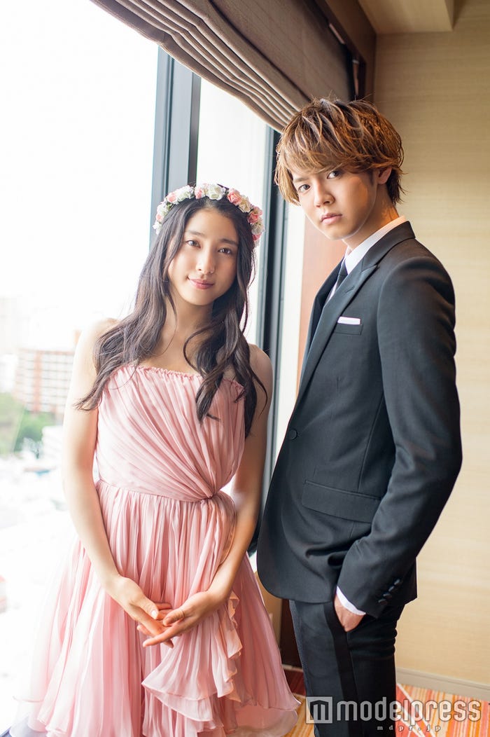 (左から)土屋太鳳、片寄涼太 (C)モデルプレス