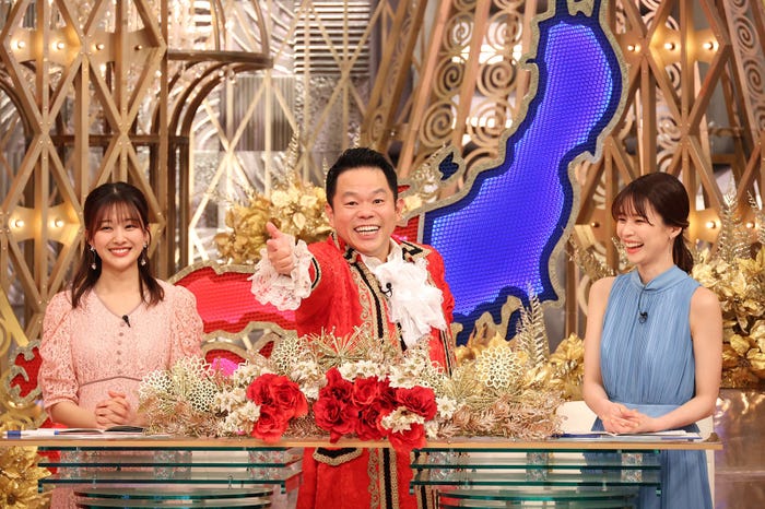 原田葵アナウンサー、津田篤宏、鈴木唯アナウンサー(C)フジテレビ