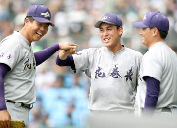 花巻東3年ぶり8強 今年は09年4強チームの「進化版」佐々木監督手応え