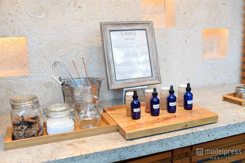 「プル・バー」で自分好みのボディ・スクラブを調合