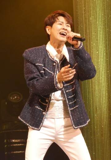 パク・ジュニョンが15周年コンサート デビュー曲から最新曲まで披露 今後も「初心を忘れずに」