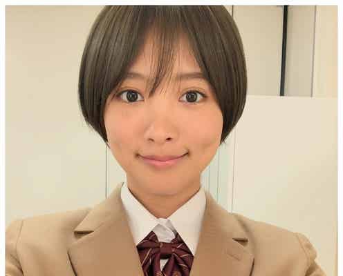 夏菜、制服姿を公開「仕上がりすぎ」「爽やか美女」と話題