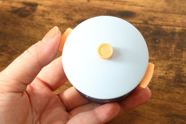 ダイソーアナログキッチンタイマー鍋型マットな質感