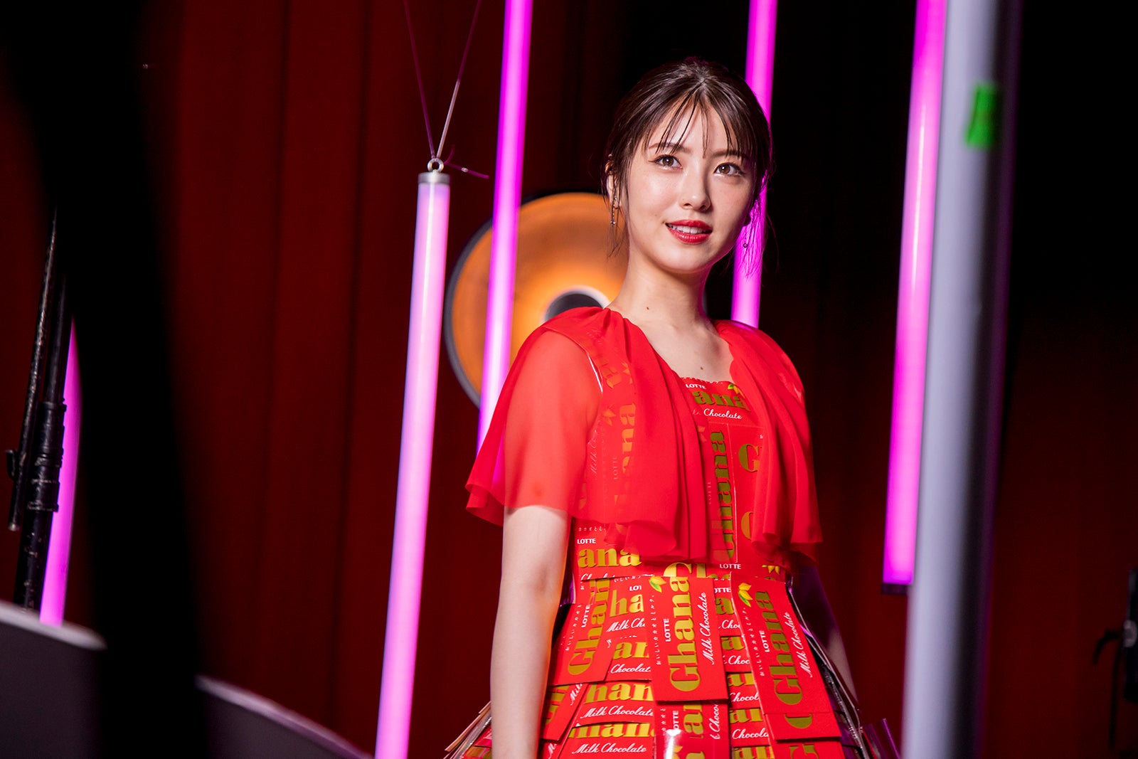 浜辺美波／新WEB動画メイキングより（提供写真）