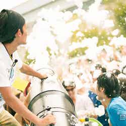 大量の泡を噴射/画像提供:泡パーク