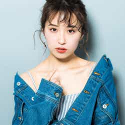 モデルプレス - 乃木坂46衛藤美彩&欅坂46守屋茜、弾ける素肌に釘付け