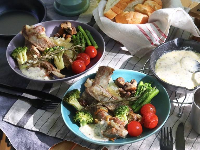 寒い季節のごちそうキャンプめし スペアリブの白ワイン煮込みをおしゃれなワンプレートで モデルプレス