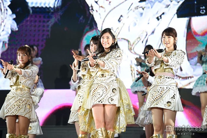「AKB48 41thシングル選抜総選挙 ~順位予想不可能、大荒れの一夜~」ライブの様子(C)AKS