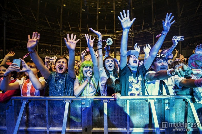 会場に集まったファン