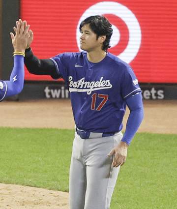 ドジャース 大谷翔平V打で7連敗脱出！左膝の不安を抱える中で執念の全力疾走 九回にディアスが背信投球も悪循環断つ 十回はヒヤヒヤもリード守る