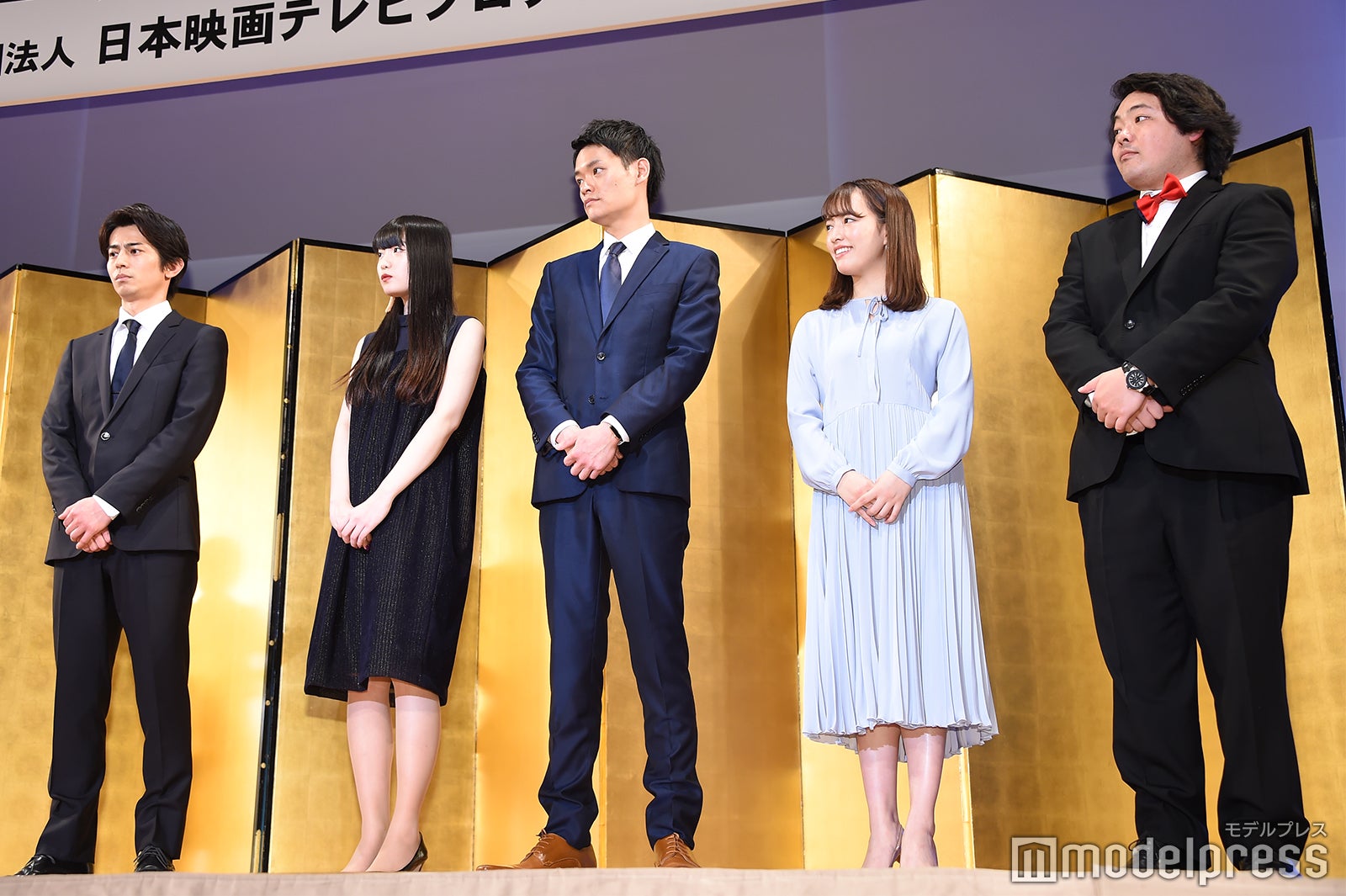 （左から）牧田哲也、東野絢香、林大樹、梛野里佳子、島丈明（C）モデルプレス