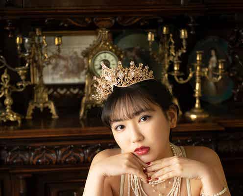 沢口愛華、美谷間のぞく華やかな衣装で“女王”に