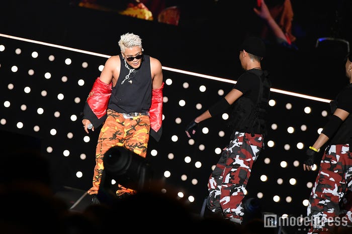 CRAZYBOY「脱げない」(C)モデルプレス