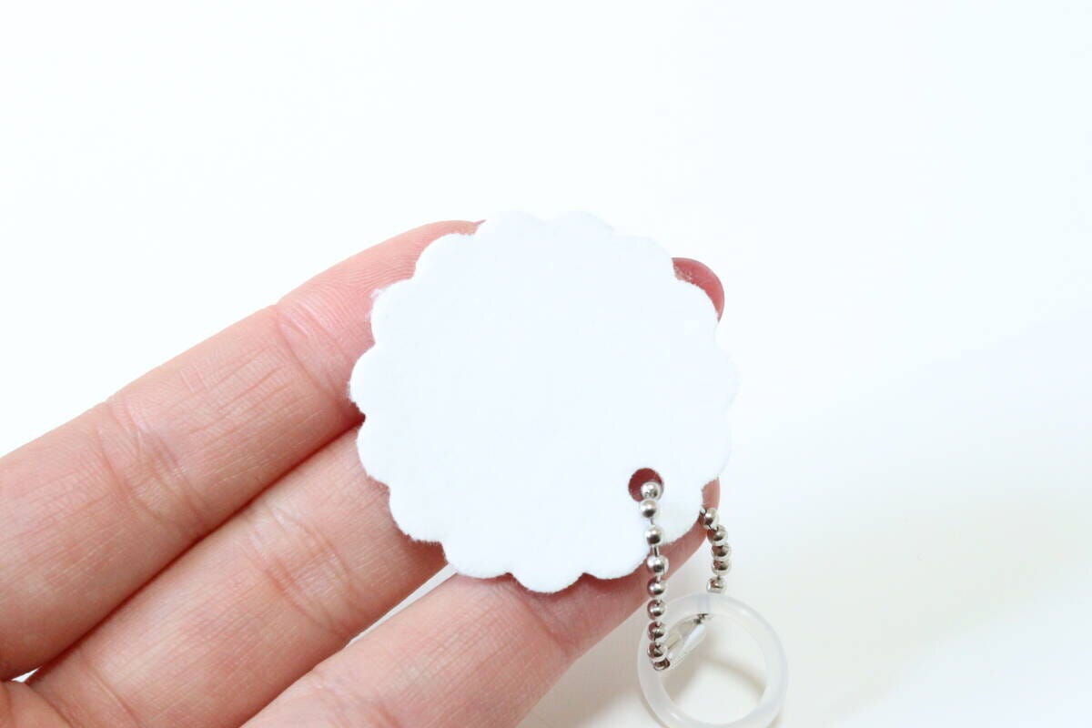 ダイソーの清掃用品キャッチチャーム（ミッキー＆ミニー）の裏側