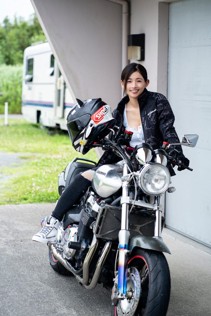 有那(C)栗山秀作/週刊プレイボーイ