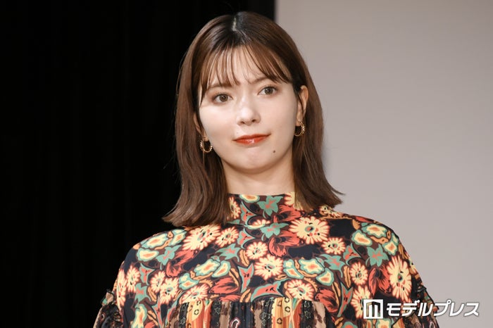 八木アリサ、父と2人旅へ 色白素肌輝く入水ショットに反響「絵になる」「透明感すごい」
