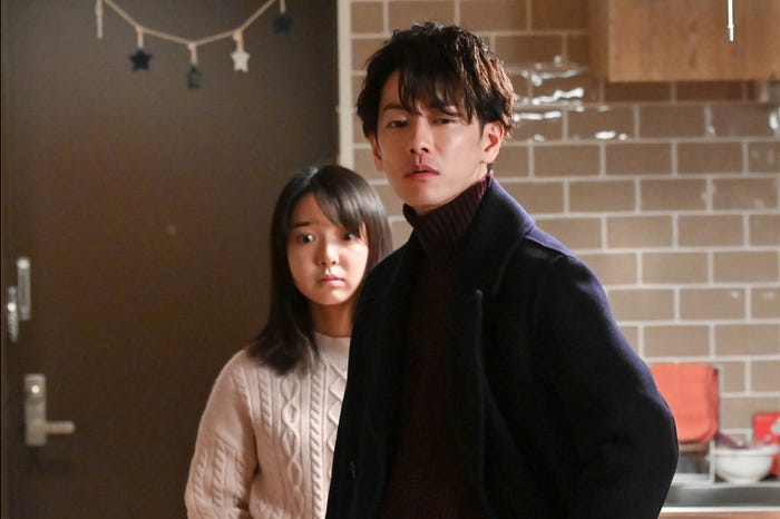 上白石萌音、佐藤健/「恋はつづくよどこまでも」第3話より(C)TBS