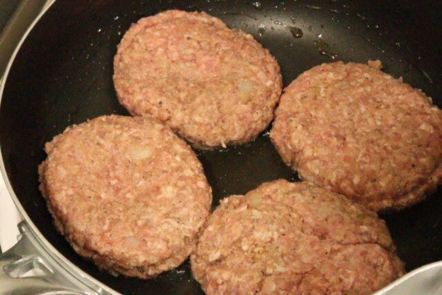 セリアのハンバーグメーカーでハンバーグを焼く