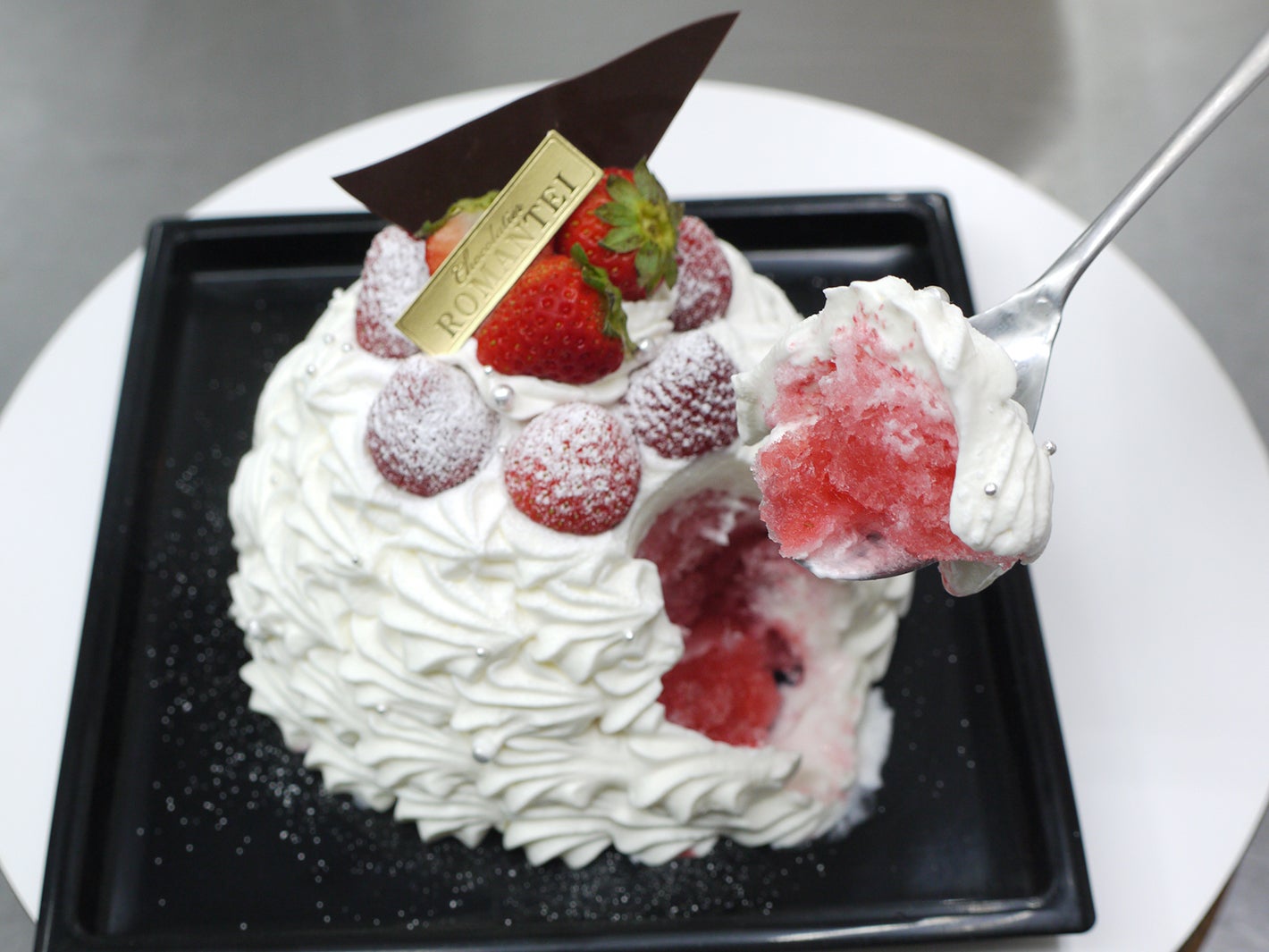 ろまん亭「苺グラス」（提供画像）