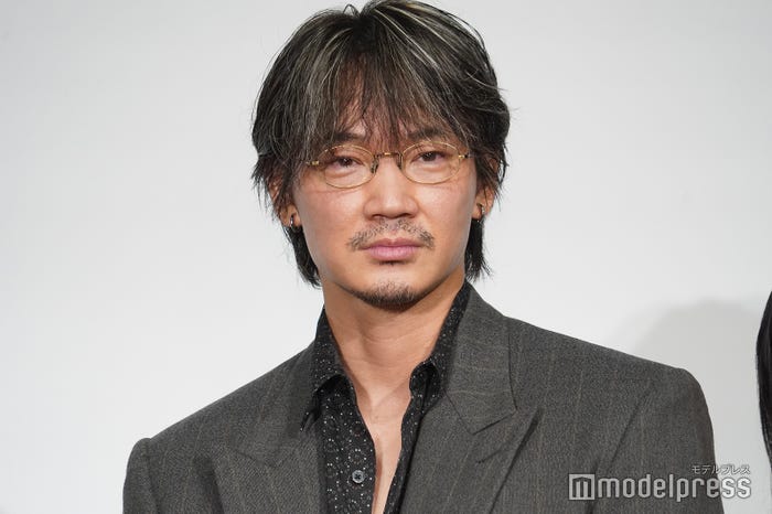 綾野剛(C)モデルプレス