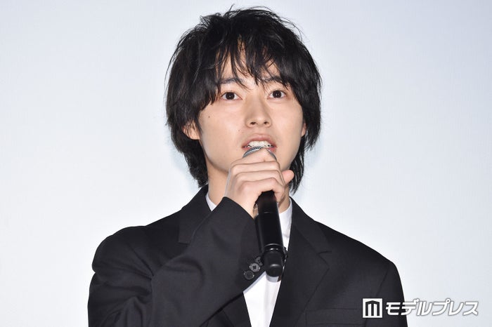 山崎賢人 所さんから頂いた ジャケット姿披露に 似合ってる の声 モデルプレス