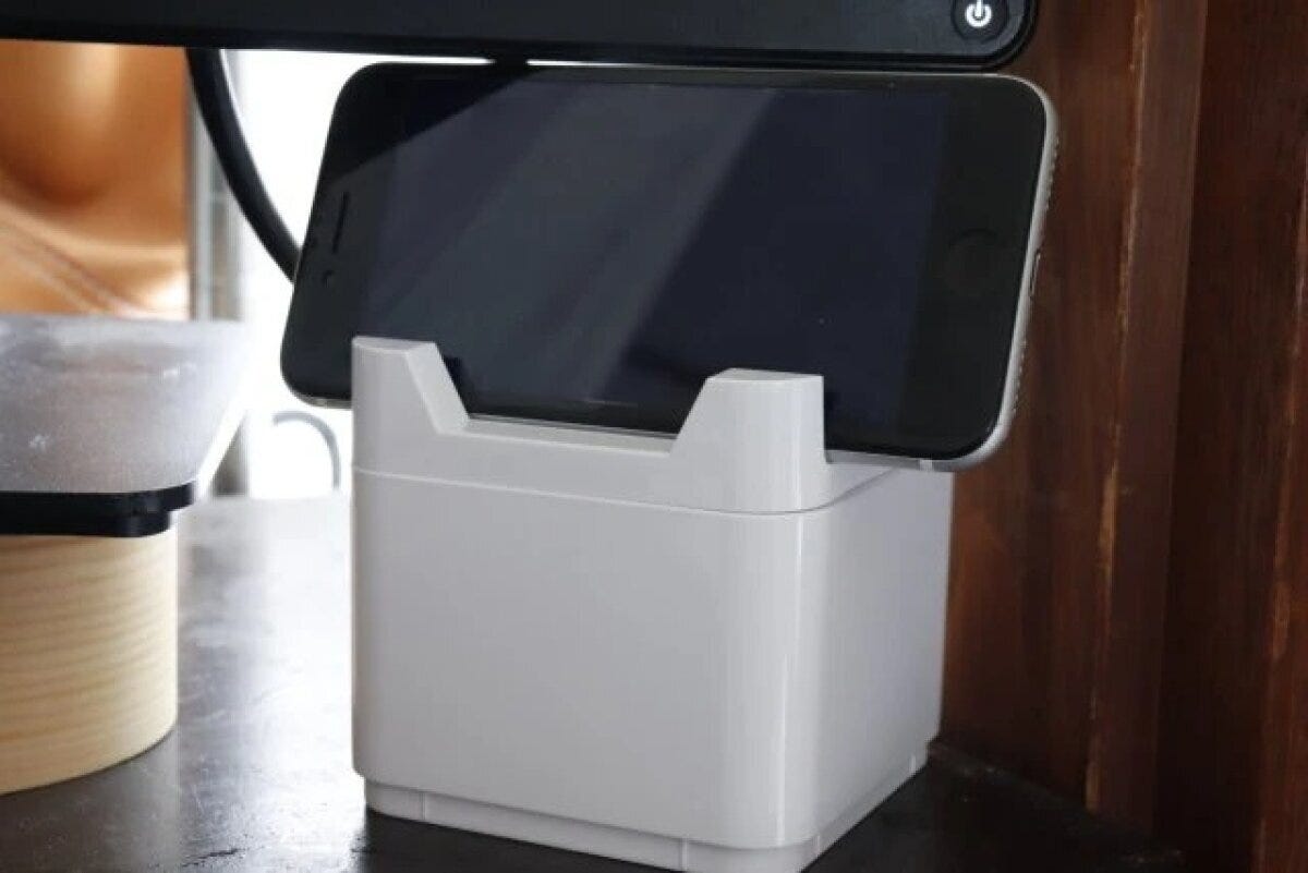 ダイソー　卓上収納ケース（組み立てタイプ、携帯＆メモスタンド）　使用例　組み合わせ